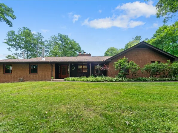 3225 Laurel Park, Hubbard, OH 44425