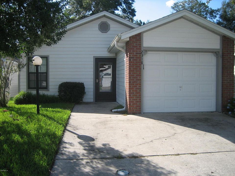 1st image of 2318 NE 40th Ave