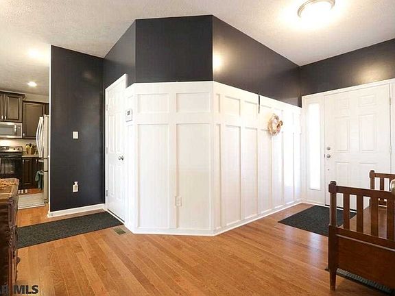 4th image of 1767 Woodledge Dr
