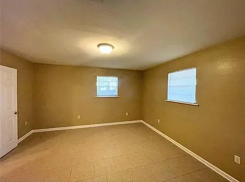 3 bed, 1.0 bath, 1230 sqft, $1,500 — Photo 4