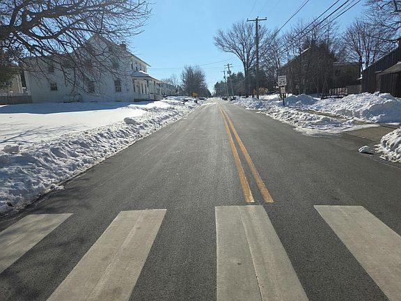 5th image of 105 Middle Rd