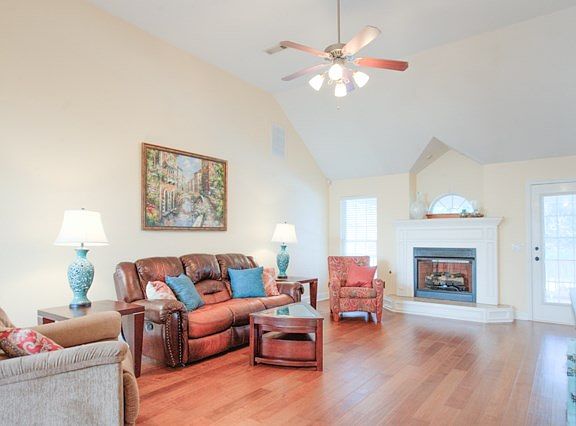 3rd image of 1171 Lake Greenwood Dr