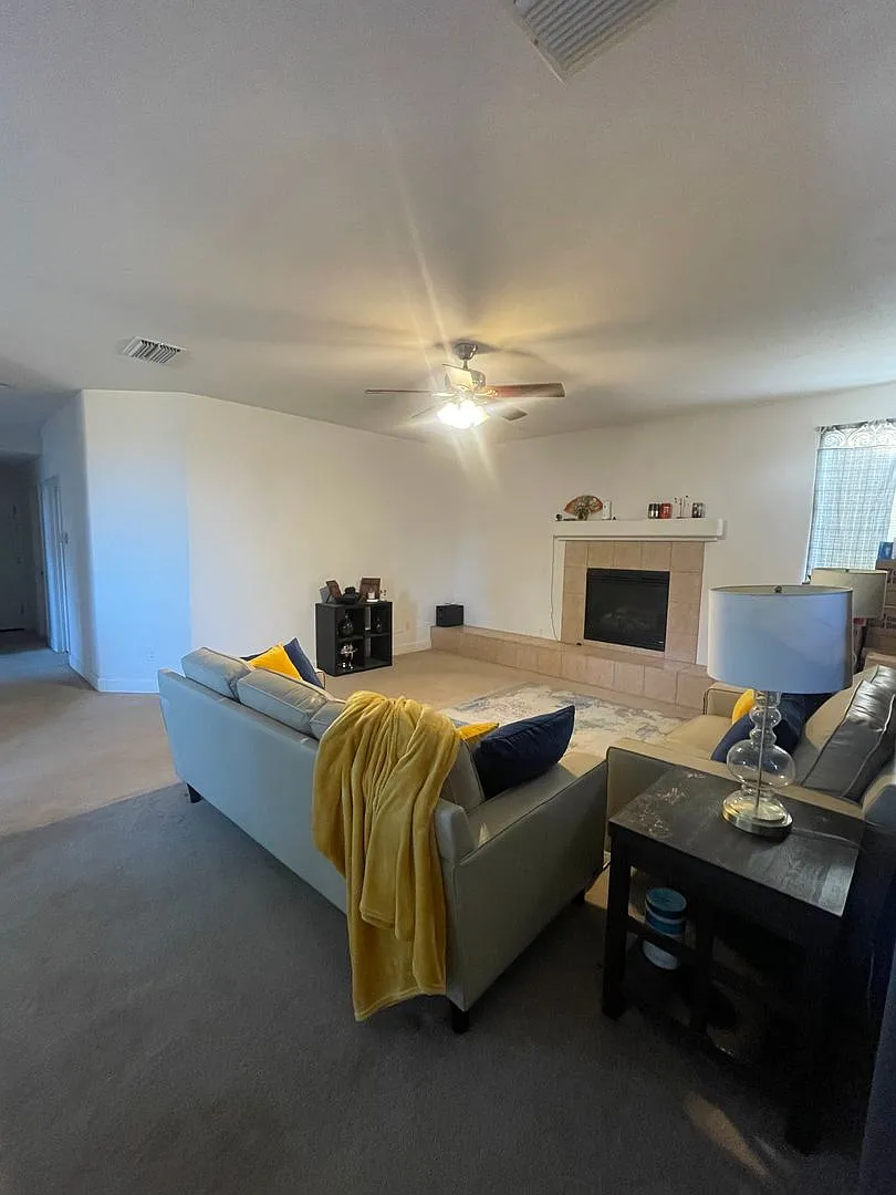 massive 4-bedroom, 3-bathroom home in Plumas Lake (Arboga) — Photo 4