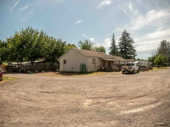 1908 Willow St, Sweet Home, OR 97386
