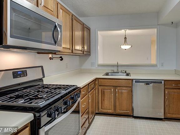 4th image of 7646 Willow Point Dr #7646