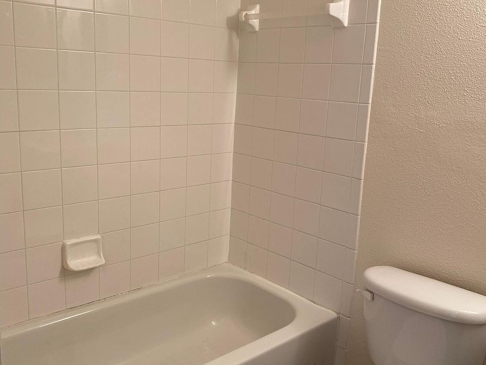 2nd image of 416 Washington Palm Loop #416