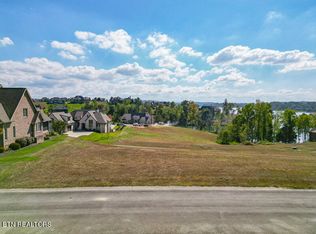 863 Castaway Ln, Lenoir City, TN 37772