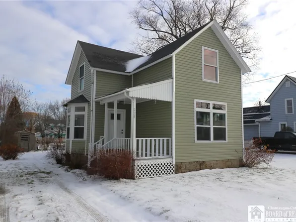 228 King St, Dunkirk, NY 14048