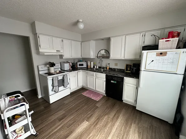 614 S Johnson St APT 1, Iowa City, IA 52240