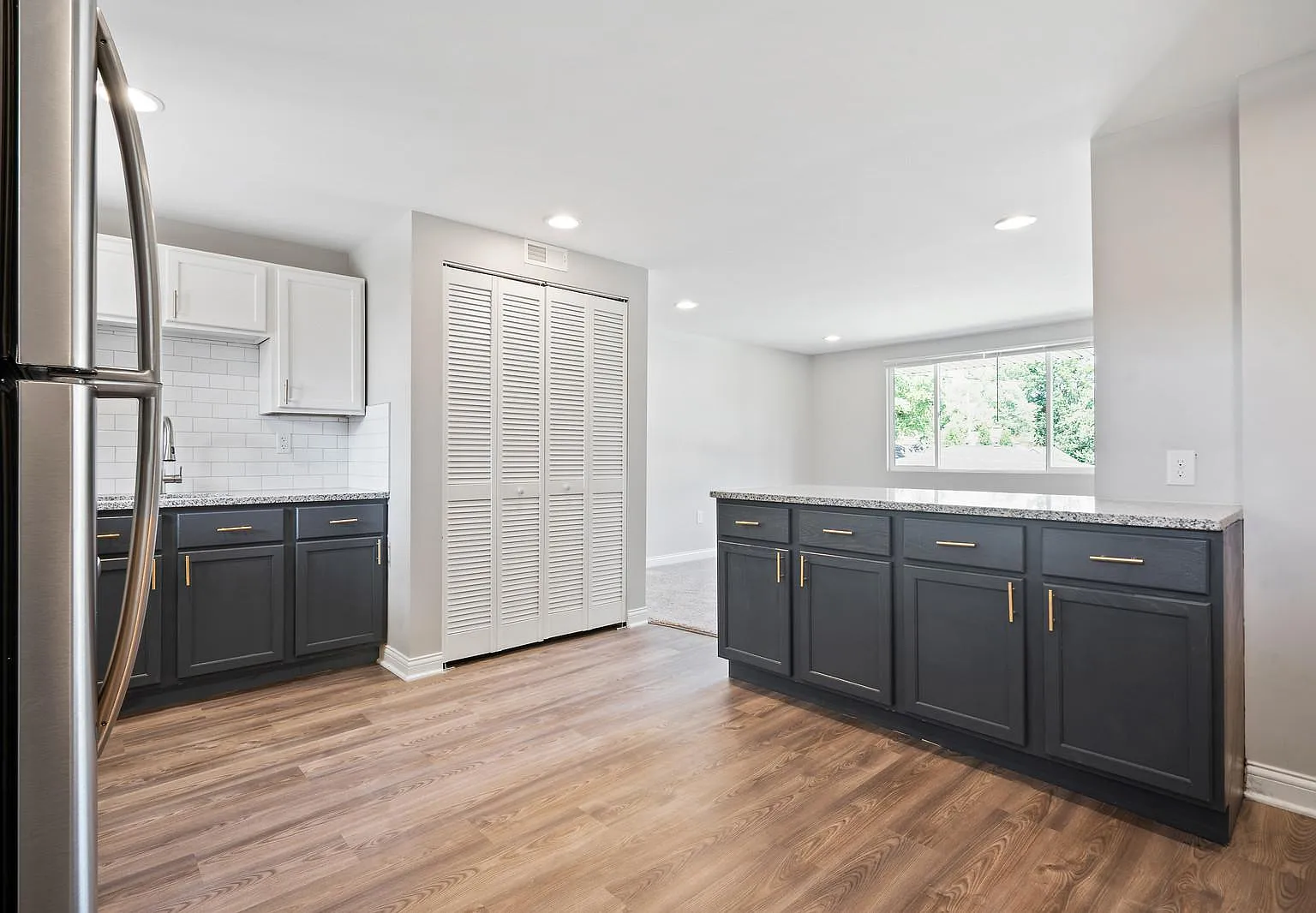 3 bed, 1000 sqft, $1,600 — Photo 4