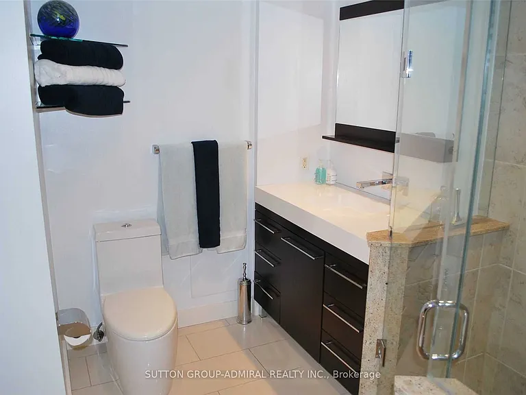 33 University Ave #904 — Photo 16