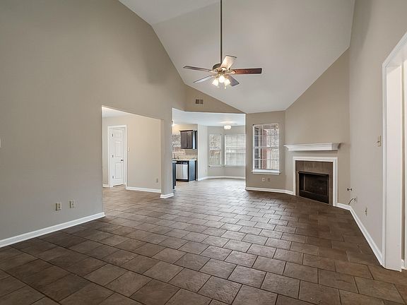 4th image of 8126 Country Village Dr