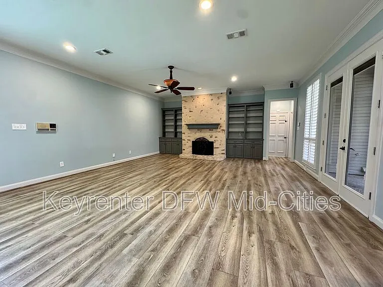 2417 Creekside Cir S — Photo 16
