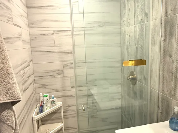 996 Carroll Street image 13 of 17