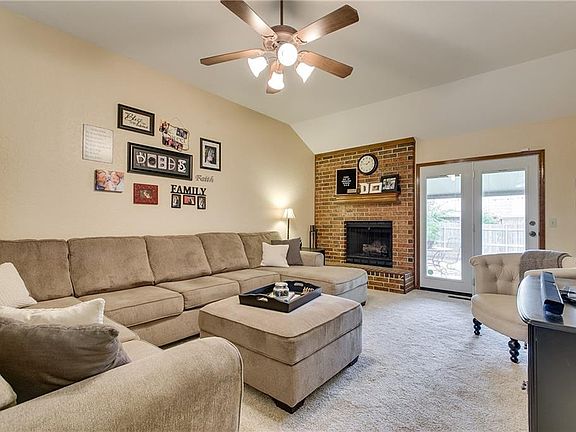 3rd image of 1209 Del Norte Dr