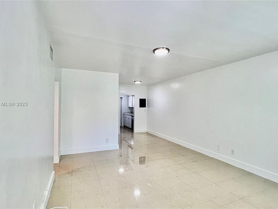 1st image of 8235 Crespi Blvd APT 3