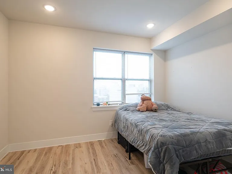 2531 N Mascher St #2 — Photo 9