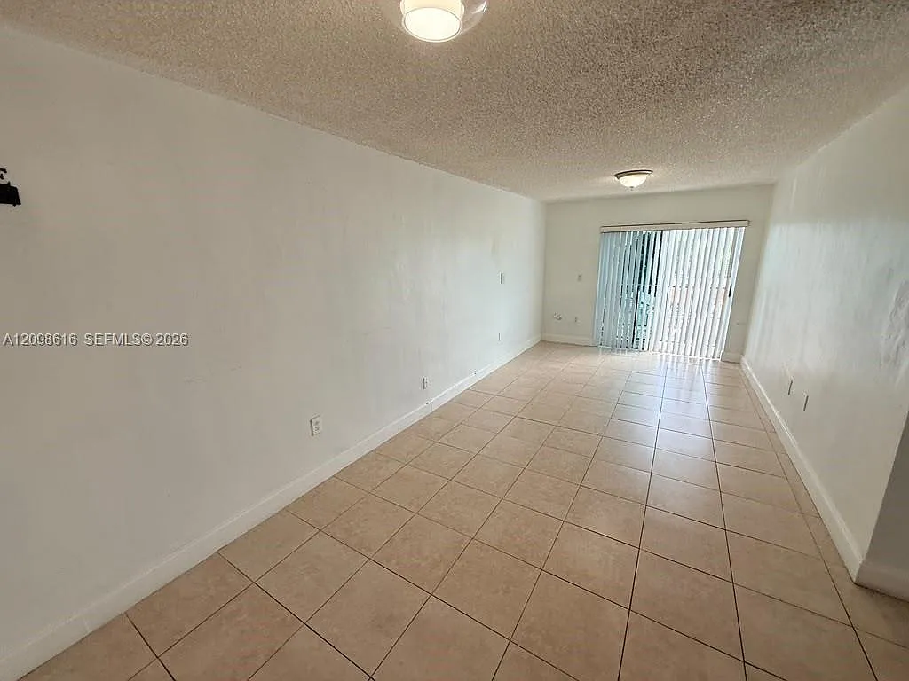 Contemporary Condo Apts — Photo 4