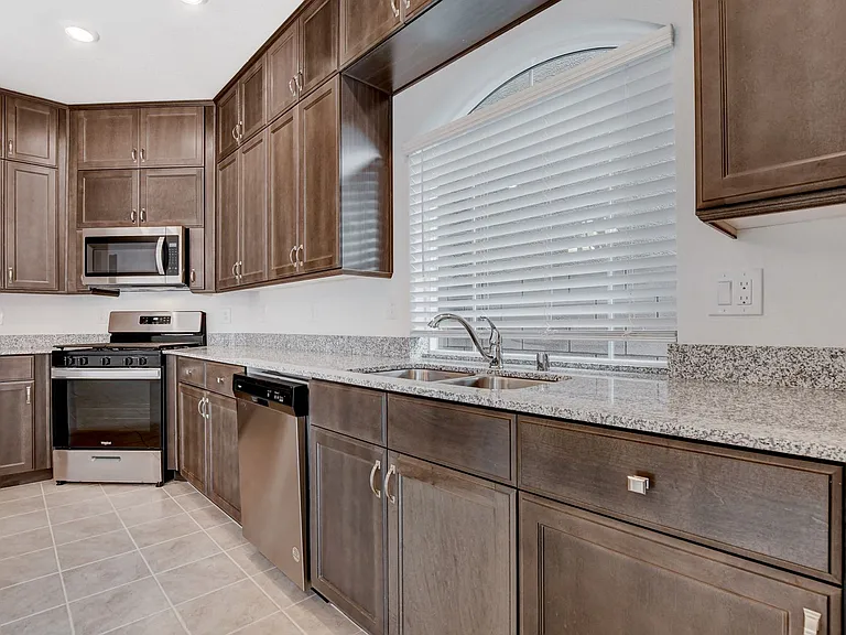 7821 Tomsburgh Ln — Photo 17