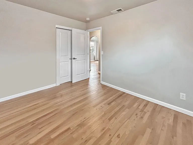 Sloan's Lake: 2-Bedroom Unit With High-End Finishes — Photo 20