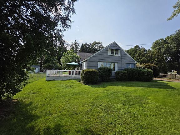 2nd image of 525 Chapin St