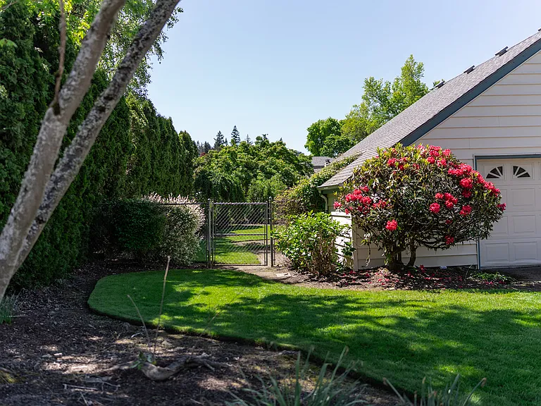 1530 Acacia Dr S — Photo 54