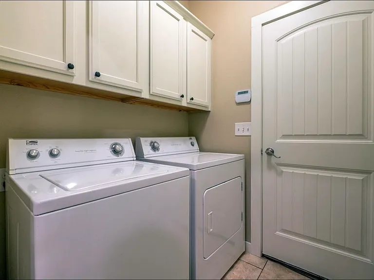 102 Venezia Ln — Photo 25