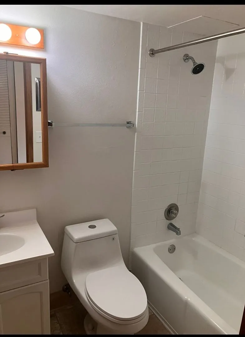 Heritage House Apartments — Photo 2