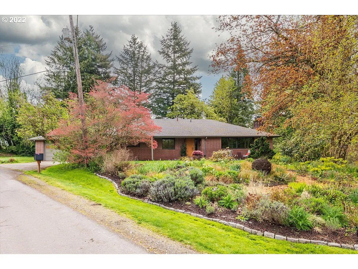9700 NW Murlea Dr photo 1