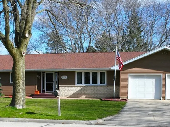670 Lincoln Ave, Prairie Du Sac, WI 53578