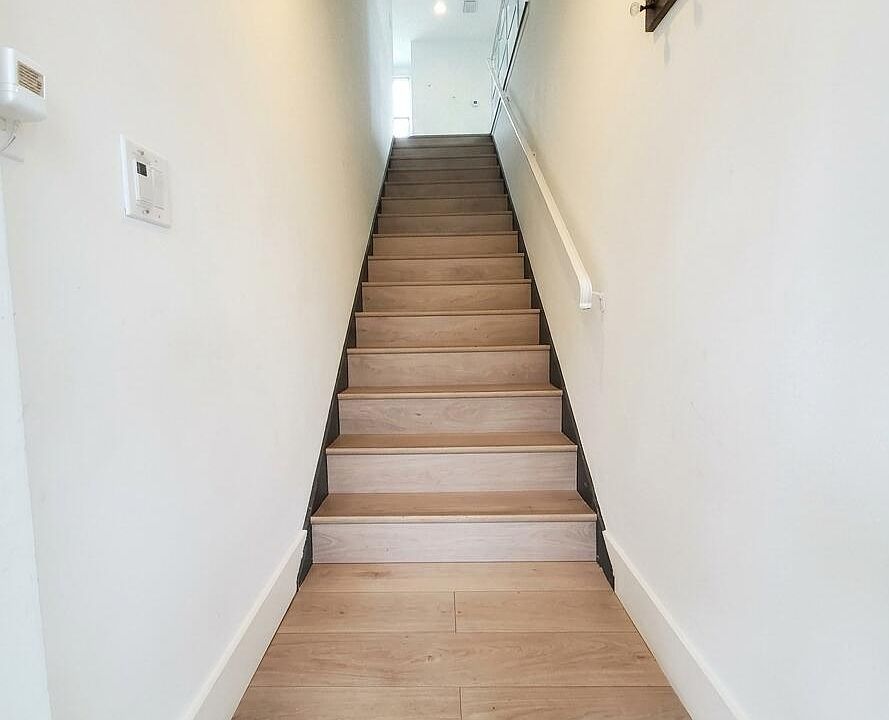 1st image of 1415 SE 2nd St APT 1