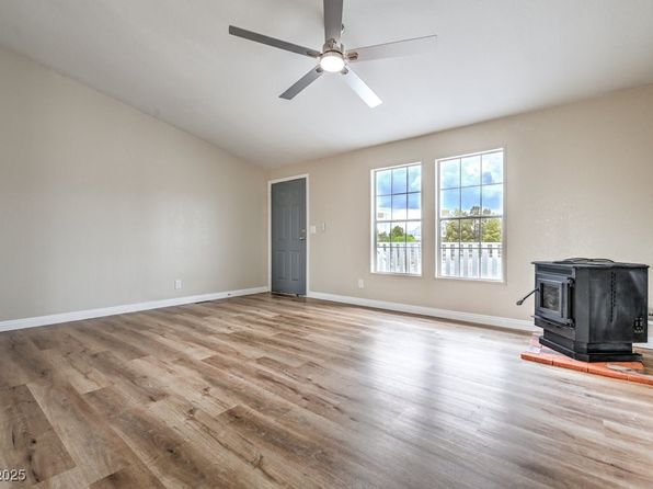 1211 W Hardy Ln, Pahrump, NV 89048