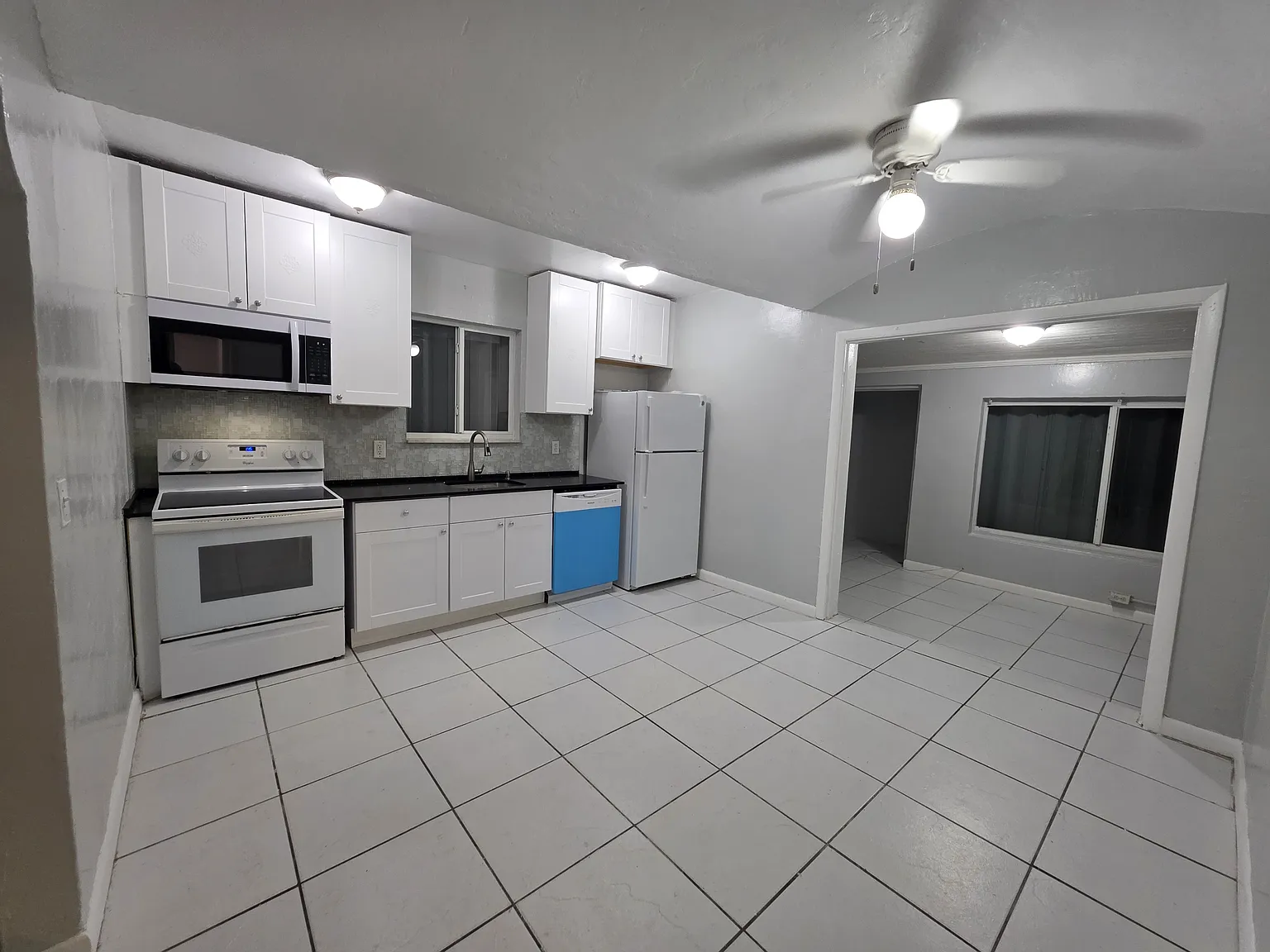 3 bed, 1500 sqft, $3,500 — Photo 2