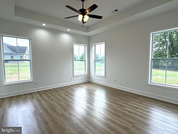 5th image of 40 Glenaire Rd