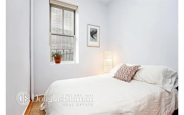 Sold by Douglas Elliman | media 10