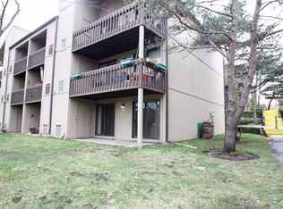 52 Oak Hill Colony APT 1, Fox Lake, IL 60020