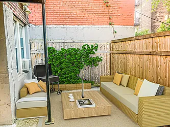 Rented by R New York