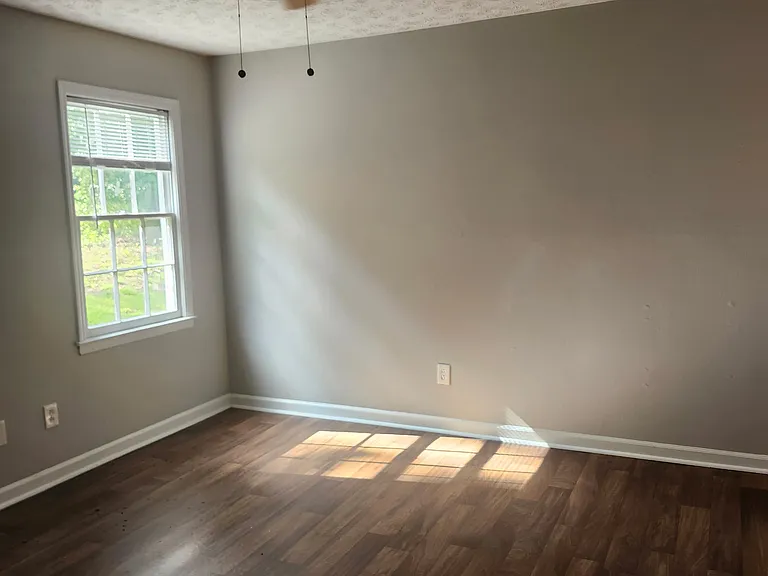 102 Peachtree Ct #A — Photo 2