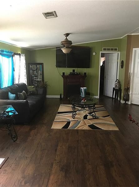 2nd image of 412 Fryer Oaks Ct