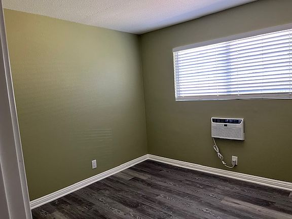 3rd image of 1109 E La Deney Ct APT C