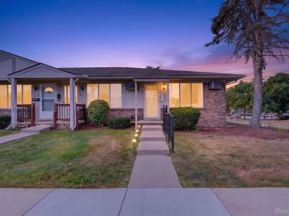 25102 Franklin Ter Unit 8, South Lyon, MI 48178
