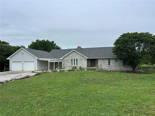 9905 E State Route F, Moundville, MO 64771