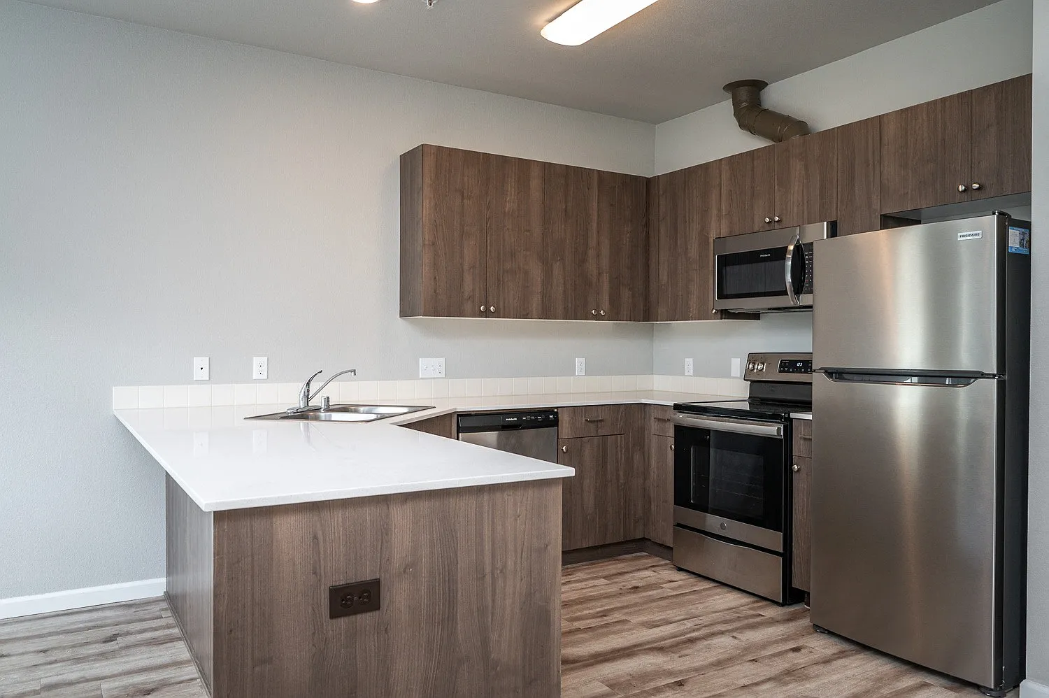 Block 1618 — Photo 3