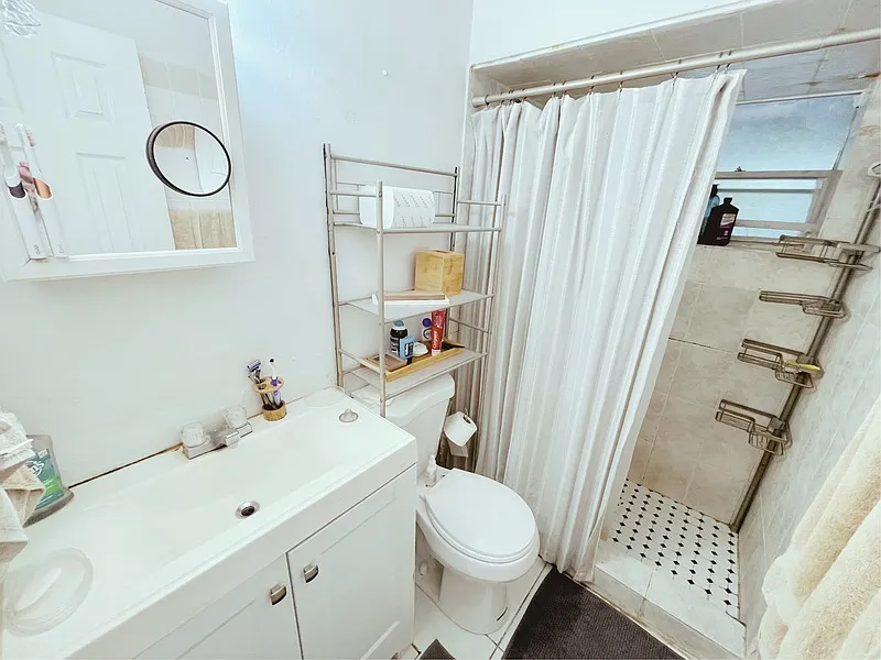 1 bed, 1.0 bath, 940 sqft, $1,700 — Photo 2