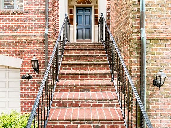 3rd image of 2051 Mayfair McLean Ct