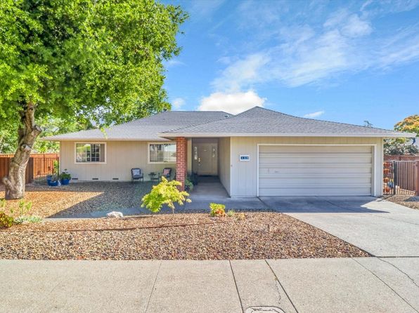 448 Oak Brook Lane, Santa Rosa, CA 95409