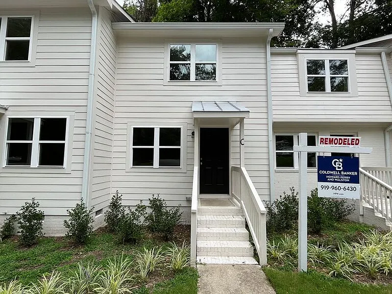 212 N Peartree Ln #C — Photo 1