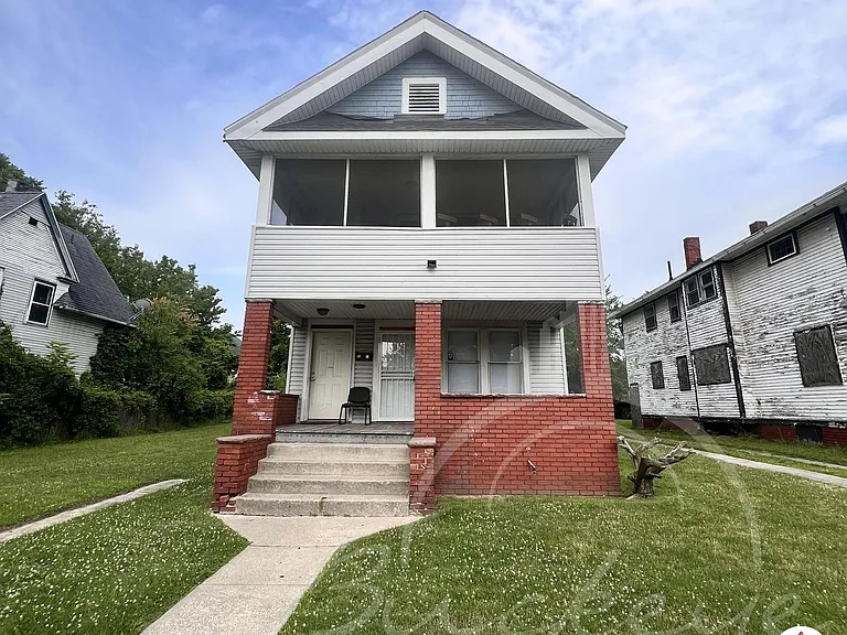 3113 Scottwood Ave — Photo 1