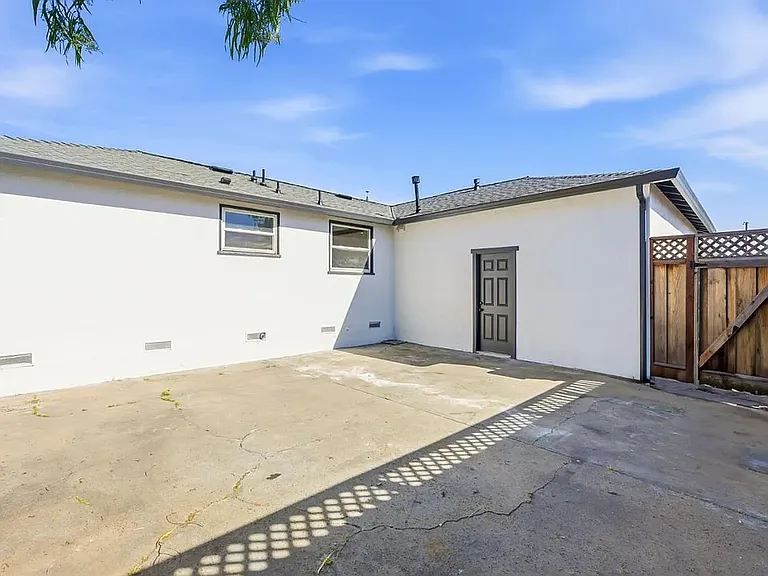 3431 Golf Dr — Photo 23