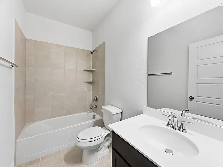 622 Saxony Dr — Photo 8